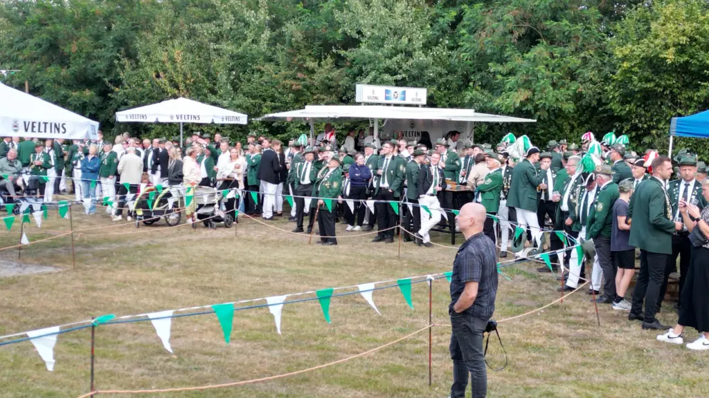 f83ef6d8-77c0-4650-a28a-1b5c6239b60e-1024x576 🎯 Jubiläumsvogelschießen zum 100-jährigen Bestehen der Mark Hörstel – Ein Tag voller Emotionen, Tradition und Jubel